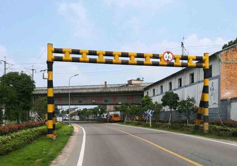 安康铁路限高架